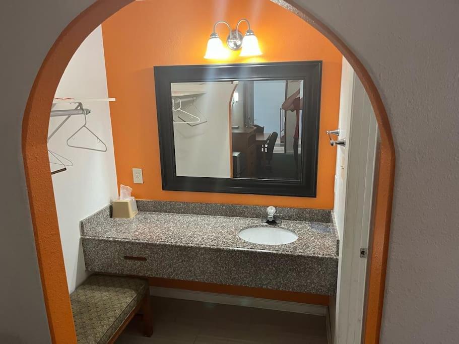 Hotel 2 Double Bed Studio 109 & Hot Tub Livingston Exterior photo