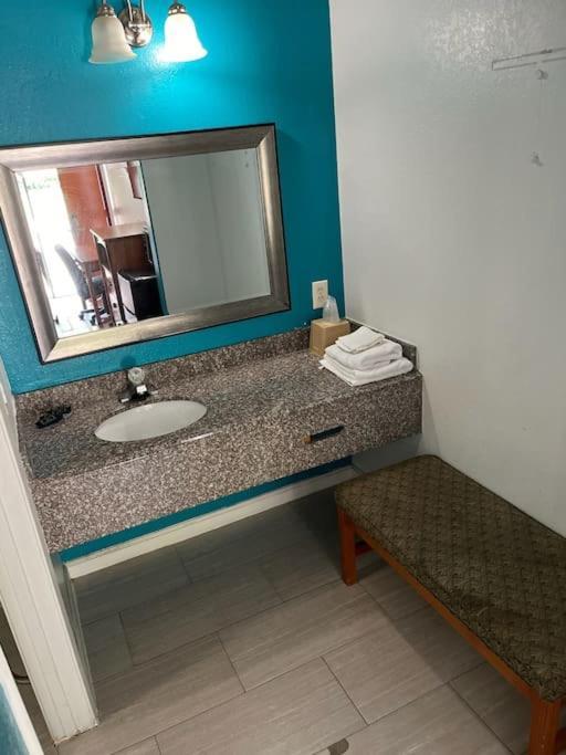 Hotel 2 Double Bed Studio 109 & Hot Tub Livingston Exterior photo