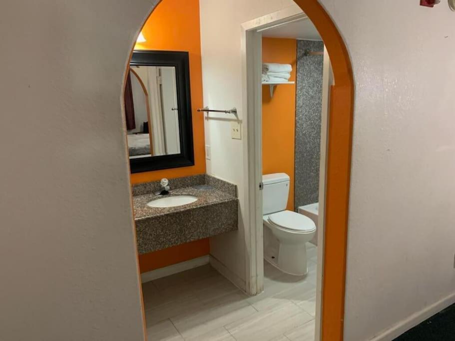 Hotel 2 Double Bed Studio 109 & Hot Tub Livingston Exterior photo